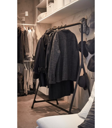 Šatní stojan na oblečení pro vnitřní a venkovní použití, černá, 148 x 117 x 59 cm