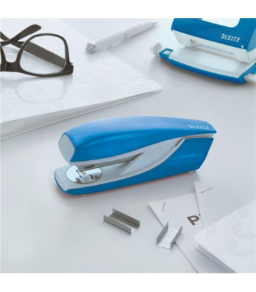 Sešívačka Leitz NeXXt 5502 WOW - 30 listů, metalicky modrá