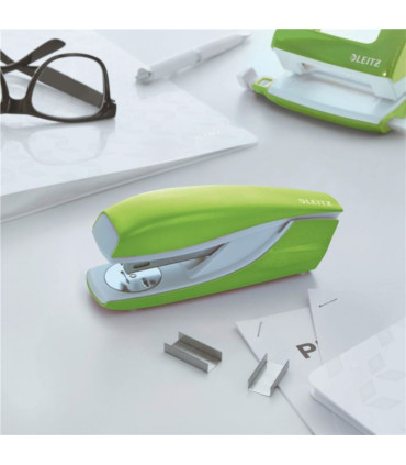 Sešívačka Leitz NeXXt 5502 WOW - 30 listů, metalicky zelená